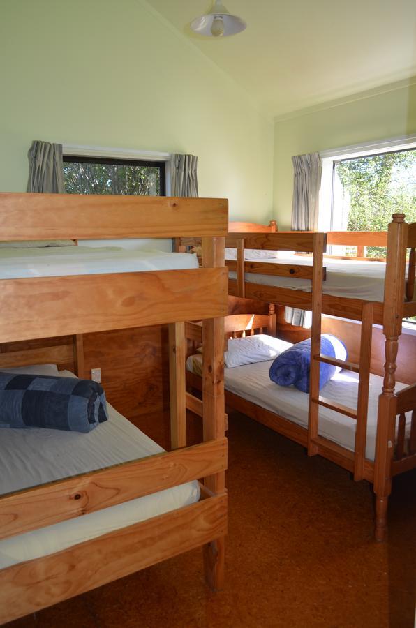 Bell Lodge Motel & Backpackers Hostel Tauranga Bagian luar foto